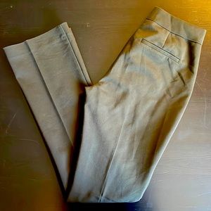Express - Women’s Olive Green Straight Leg Pants - Style: Columnist -Size 2P